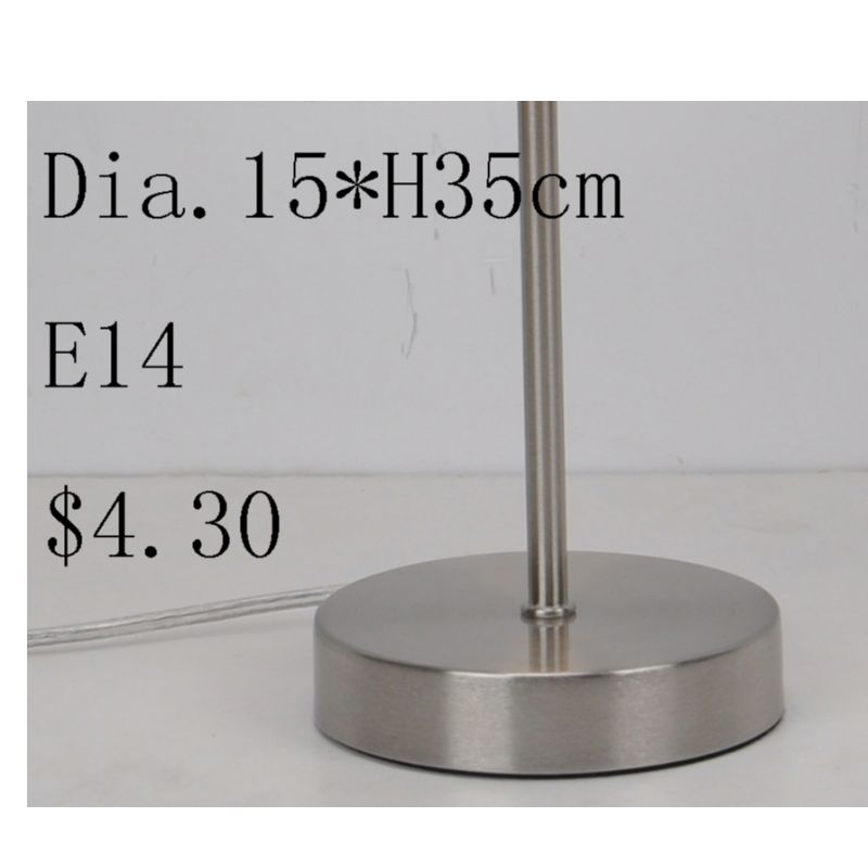 Đèn bàn với bóng vải cắt laser