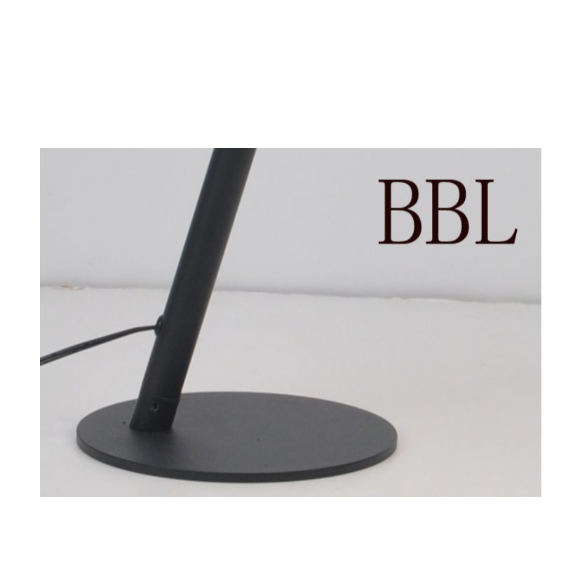 Đèn bàn LED có chức năng điều chỉnh