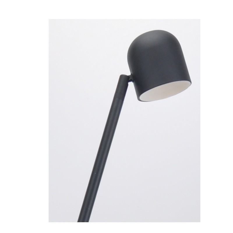 Đèn sàn LED với bóng kim loại